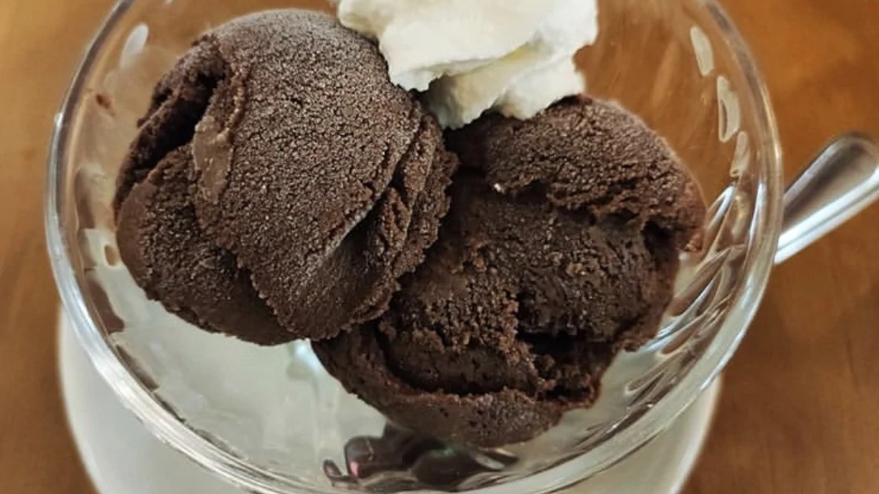 Helado de Chocolate Picante y Mezcal